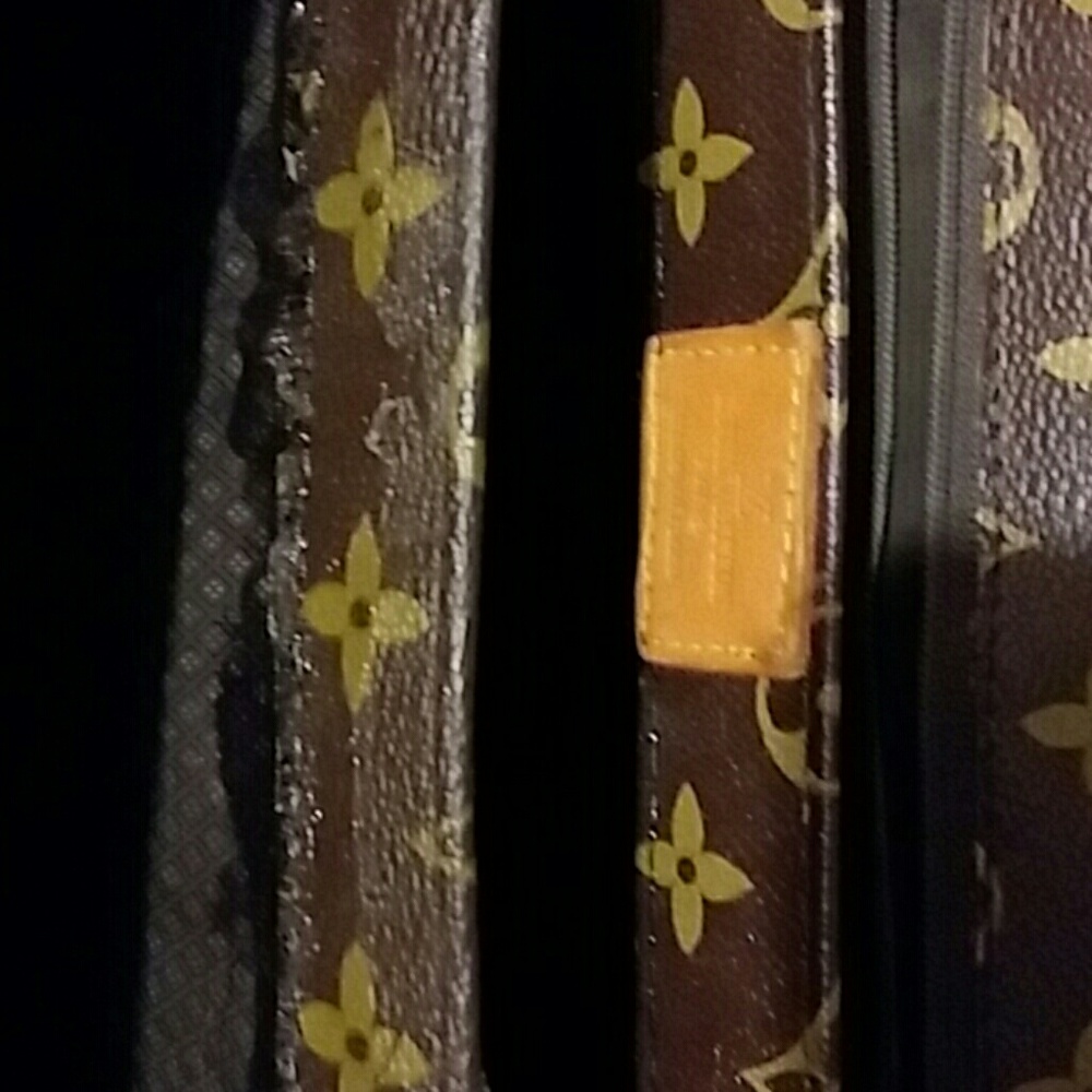 Small tote , exta Large duffle,  flipe case. - Picture 4 of 8